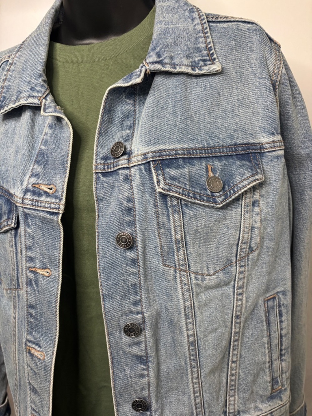 Express Jean Jacket - Picture 2 of 5